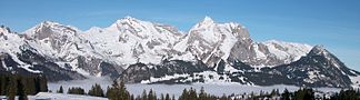 Hauptteil des Alpsteinmassivs im Winter, gesehen von der Sellamatt (Süden)