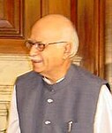 Partiet BJP:s Lal Krishna Advani leder partialliansen NDA.