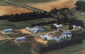 Fazenda nas pradaria, em Hartney, Manitoba