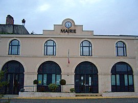 The town hall in Cocumont