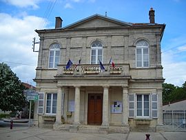 The town hall in Baroville