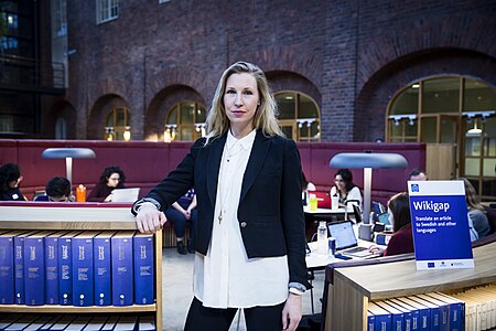 Lina Eidmark, Utrikesdepartementets projektledare för WikiGap, på WikiGap 2019-evenemanget vid Kungliga Tekniska Högskolan i Stockholm.