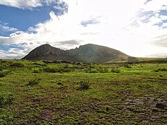 Le volcan-carrière Rano Raraku.