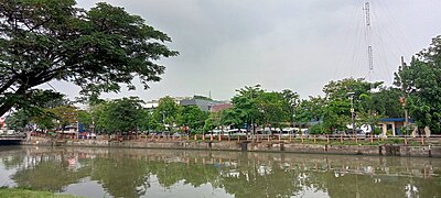 Tampak Terminal dari Kali Mas