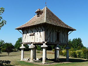 Son pigeonnier.