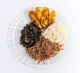 Un pabellón criollo, spècialitât culinèra du Vènèçuèla. (veré dèfenicion 3 144 × 2 848*)