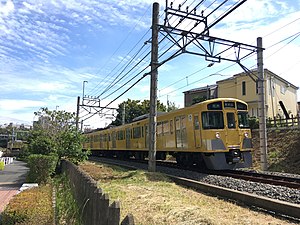 国分寺線の主力車両である新2000系 （2019年9月22日 国分寺駅 - 羽根沢信号場間）