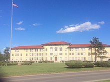 Photo couleur du McNair Hall à Fort Sill