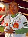 張泰山1996年初入職棒，以新人之姿擊出16支全壘打，優異表現榮獲當年新人王
