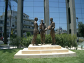Արուեստի աշխարհէն երեք մեծ կրետացիներու արձանները․Էլ Կրեքօ ElGreco, Նիքոս Քազանծաքիս Nikos Kazantzakis եւ Վիչենզօ Քորնարոս Vicenzos Kornaros