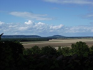 La Woëvre et la butte de Montsec depuis Gironville-sous-les-Côtes.