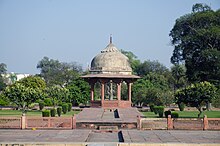 Chhatri at Arambagh 2.jpg