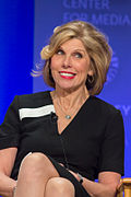 Christine Baranski jwe kòm Diane Lockhart.