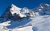 An Jungfraubahn a yskyn war y fordh dhe Jungfraujoch