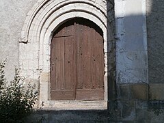 vue d'une porte romane d'église