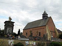 Cimetière et église.