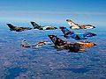 Fünf Panavia Tornado der deutschen Luftwaffe und eine Mikojan-Gurewitsch MiG-29 im Jahr 2003