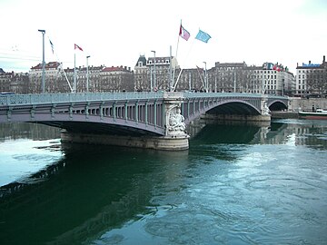 Vue depuis la rive droite