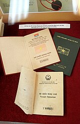 Imagen:República de Vietnam del Sur y pasaporte de servicio antiguo y pasaportes diplomáticos de la RD Vietnam. Vietnam.