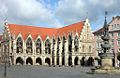 Altstadtmarkt mit Altstadtmarktbrunnen und Altstadtrathaus