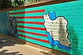 Grafitti na murze byłej ambasady USA w Teheranie