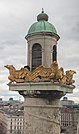 Les aigles Habsbourg sur les colonnes.