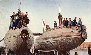 USS Porpoise (SS-7) a USS Shark (SS-8)