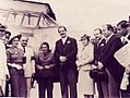Atenes, maig de 1938, amb l'ambaixador turc, durant la seva gira aèria dels Balcans (pilotant sola)