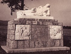 Monument aux héros et martyrs du Bessillon à Pontevès (vue générale, 1949).