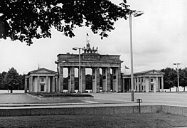 Brandenburger Tor, vom Osten her gesehen, 1987