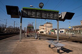 Tableau d'affichage du quai central (RER D).