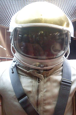 Immagine Yastreb_space_suit_(MMA_2011)_(3).JPG.