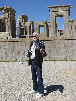 Frank Pierson Persepoliin raunioilla vuonna 2009.