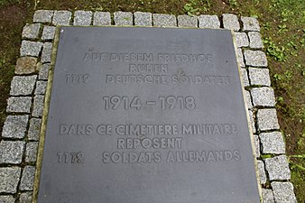 Dans ce cimetière militaire, reposent 1 119 soldats allemands.