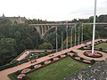 Les jardins surplombants la vallée de la Pétrusse.