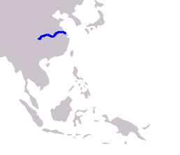 Původní rozšíření delfínovce čínského (modrá)