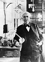 Thomas Edison e a primeira lâmpada.