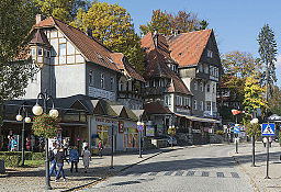 Gatuvy från stadens centrum.