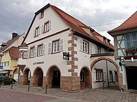 Auberge « Zum Adler » (1501) puis hôtel de l'Aigle.