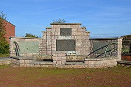 Monuments commémorant le traité de Couillet signé le 23 août 1914 et les soldats français morts à Couillet lors de la Bataille de Charleroi.