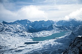 Vue du Lago Bianco depuis le téléphérique de Diavolezza.