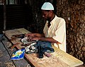 Treskjærer i Lamu, Kenya.