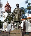 Pfarrkirche mit Denkmal für Tristão Vaz Teixeira