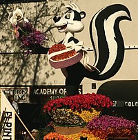 Représentation de Pépé le putois à la Rose Parade à Pasadena (Californie) en 2010.