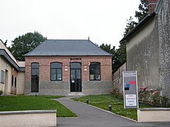 Mairie, accès à la bibliothèque.