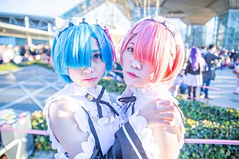 21/10: Cosplayers japoneses representant a dos personatges, de Re:Zero