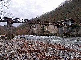 A disused walkway over the Salat at La Borye, in Encourtiech