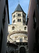 Iglesia de Nuestra Señora del Puerto de Clermont-Ferrand