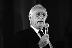 Richard Widmark talar i Frankrike 1991.