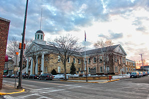 Das Iowa County Courthouse in Dodgeville, seit 1972 im NRHP gelistet[1]